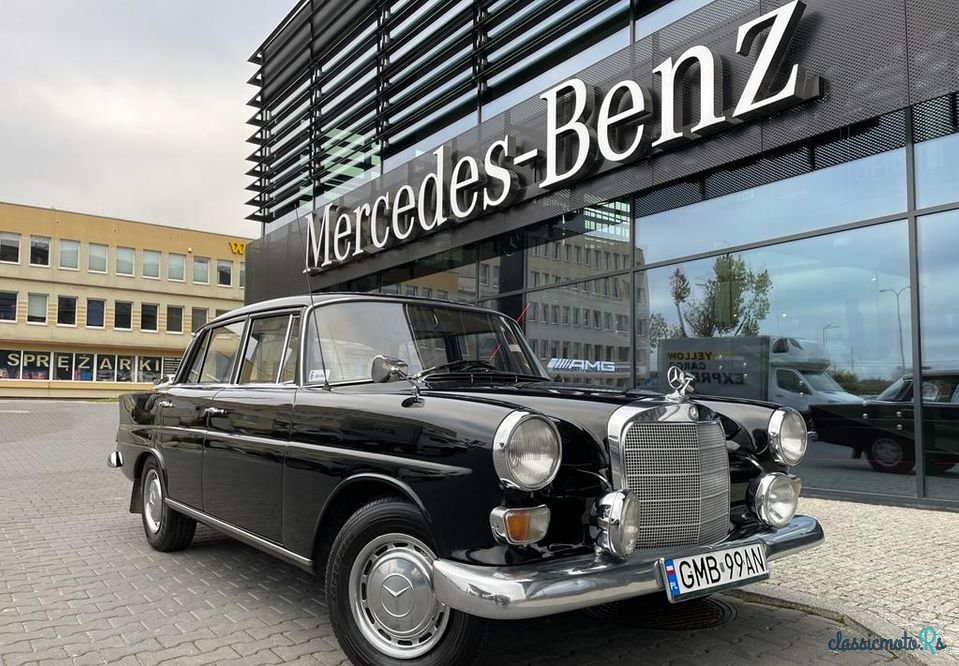 1966' Mercedes-Benz W110 200D photo #1