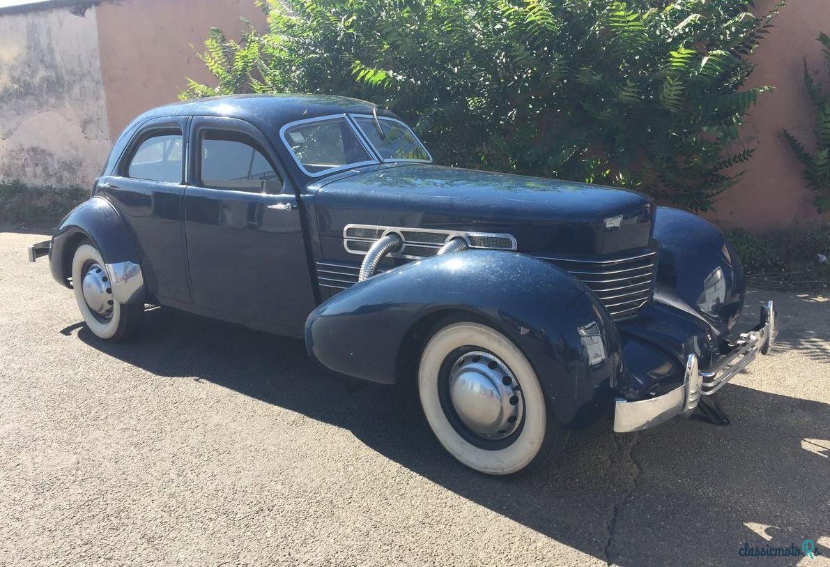 1937' Cord 812 Beverly Sedan photo #1