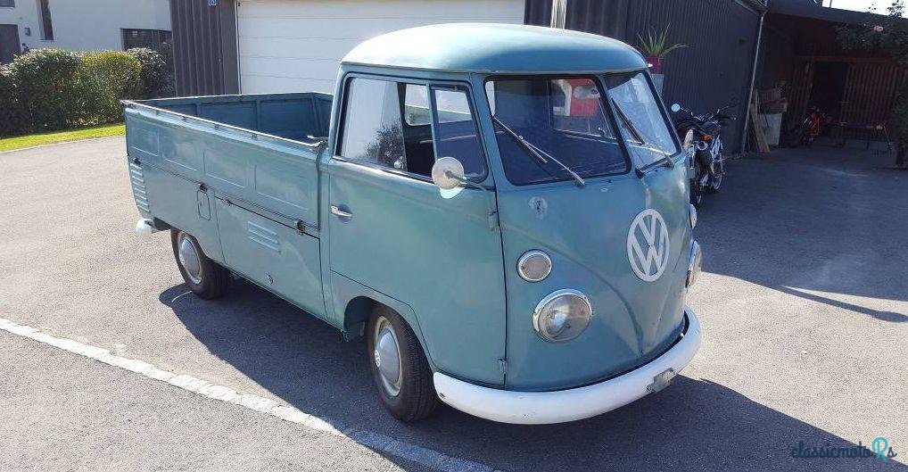 1962' Volkswagen Transporter Caravelle photo #1