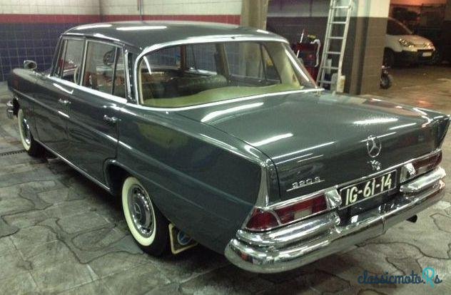 1962' Mercedes-Benz 220 S photo #3