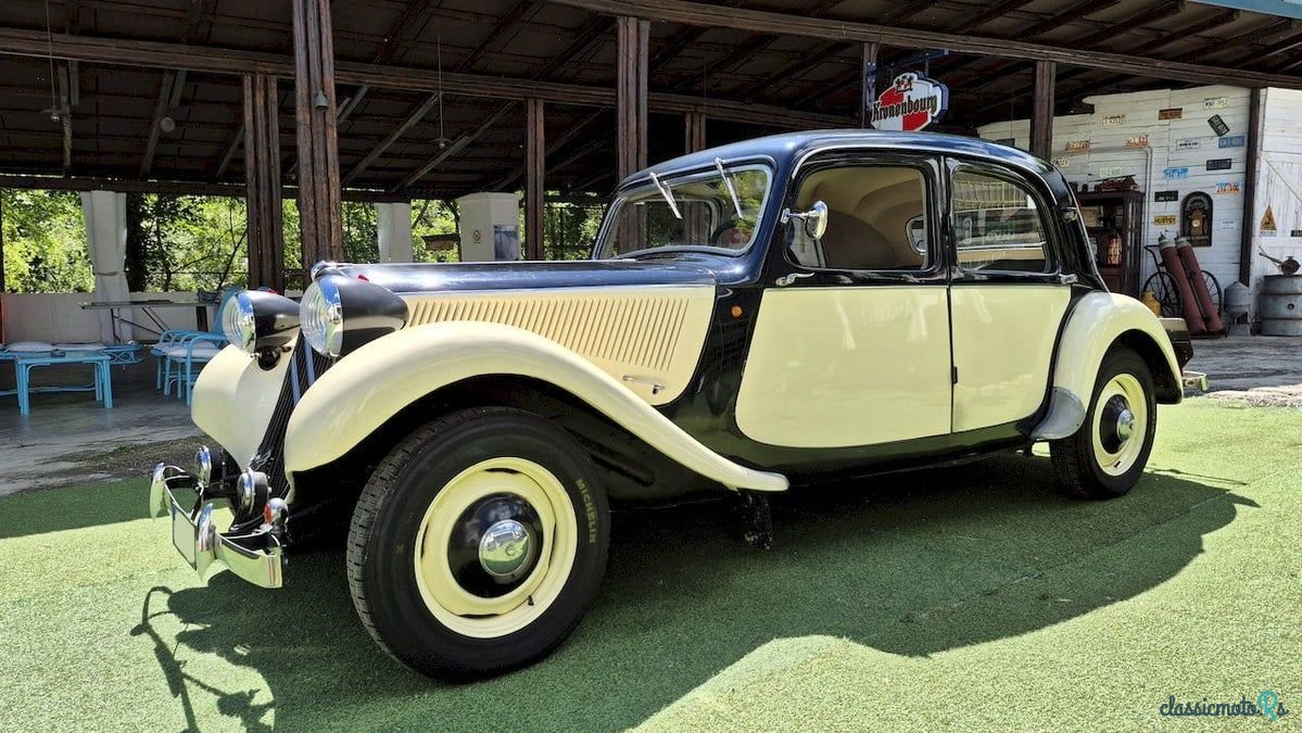 1954' Citroen Traction Avant photo #4