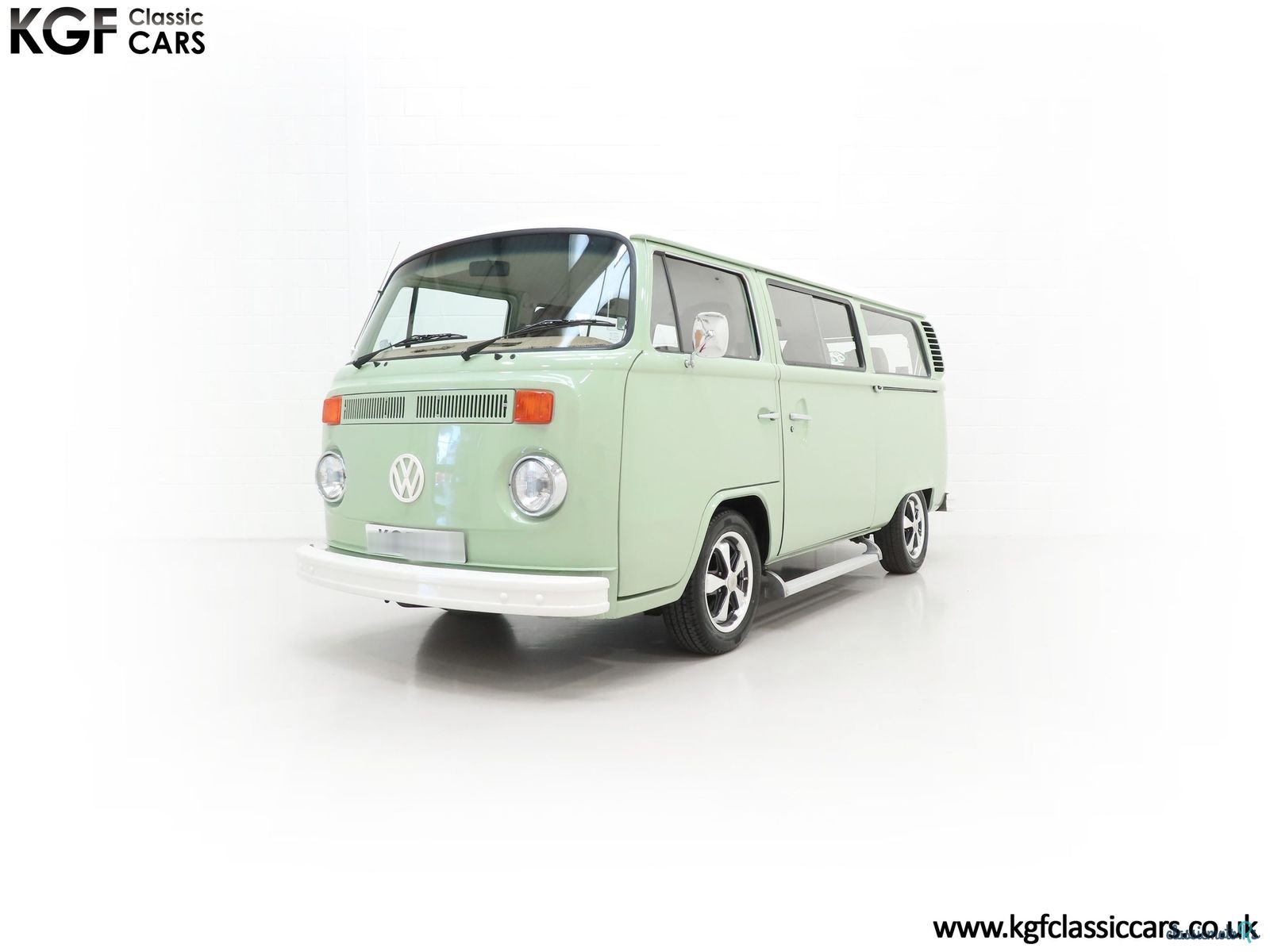 1977' Volkswagen Type 2 photo #6