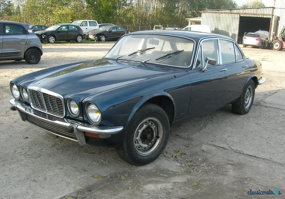 1974' Jaguar XJ photo #3