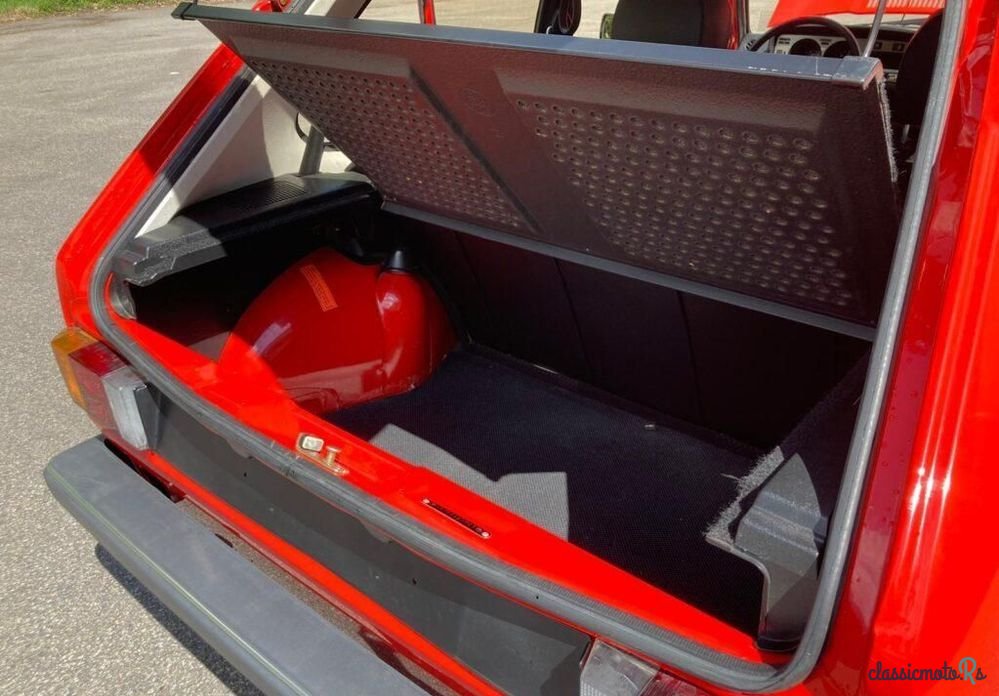 1979' Volkswagen Golf 1.6 D photo #4