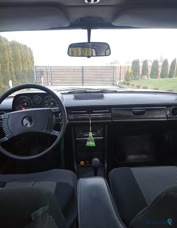1975' Mercedes-Benz W123 photo #6