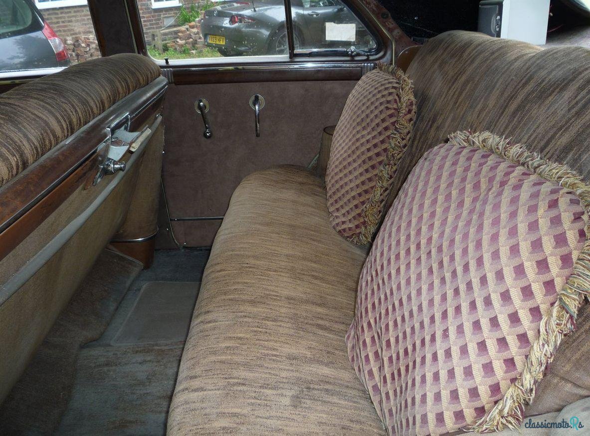 1948' Packard Straight Eight Touring Sedan photo #1