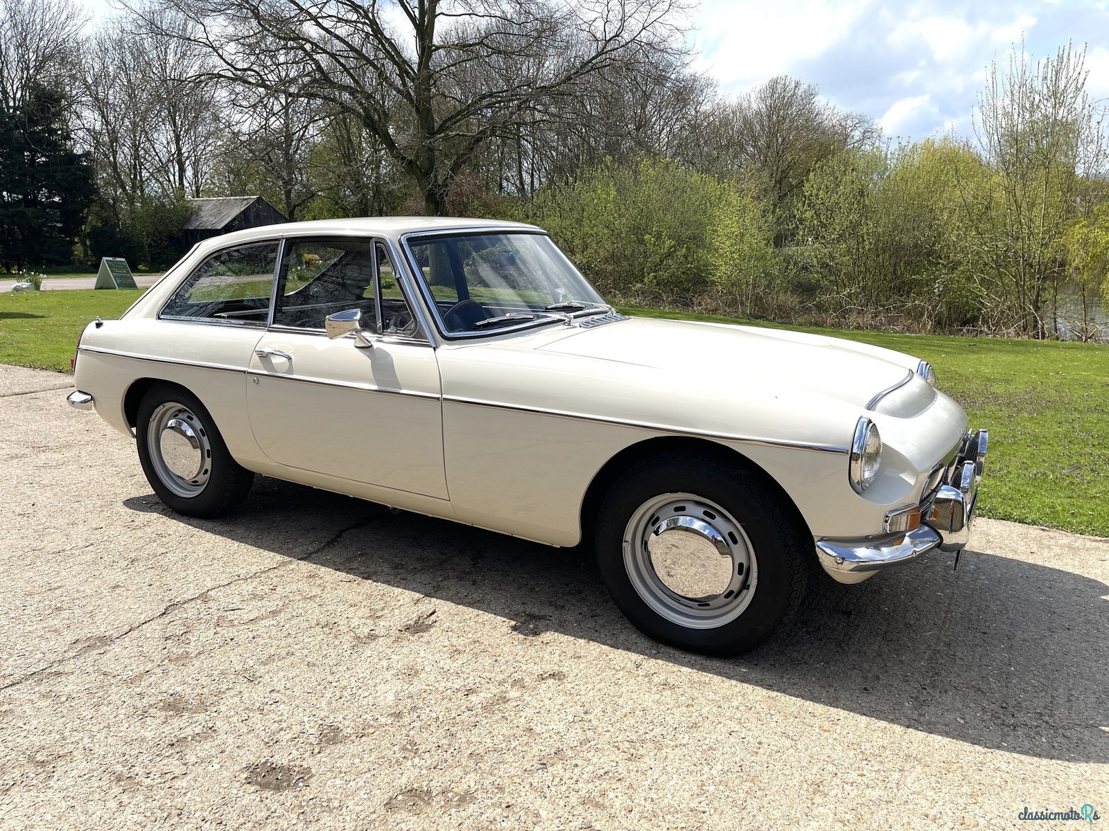 1968' MG MGC photo #6