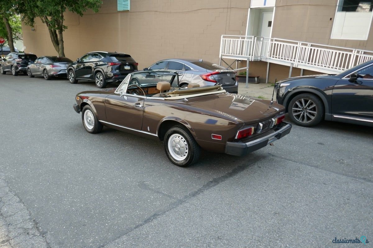 1976' Fiat 124 Spider photo #4