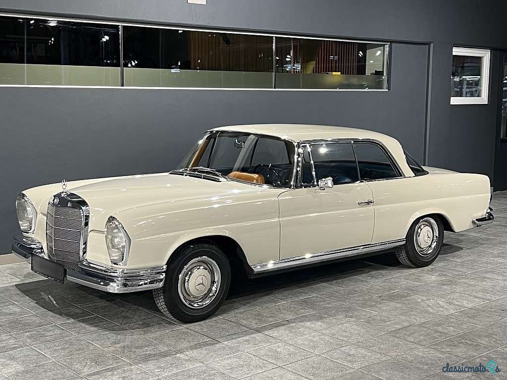 1967' Mercedes-Benz 250 SE/C W111 photo #4