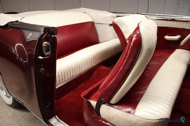 1953' Packard Caribbean photo #4