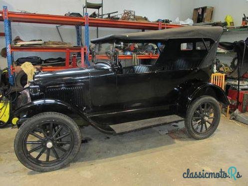 1923' Overland Touring photo #1