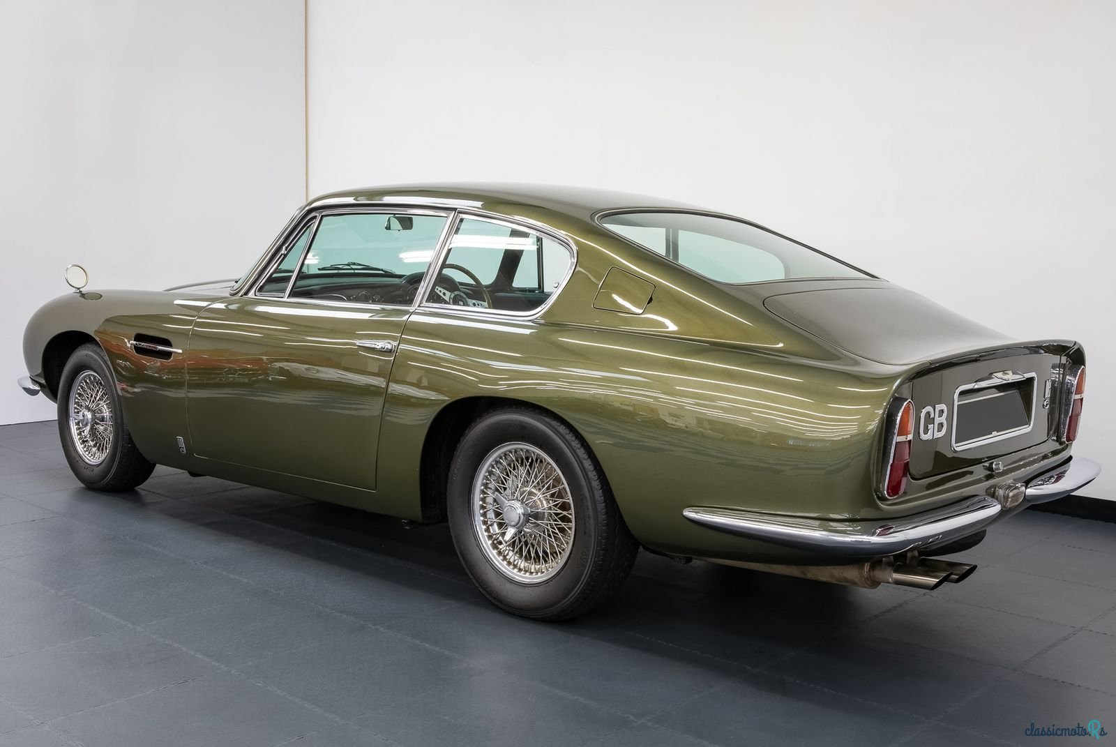 1967' Aston Martin DB6 photo #4
