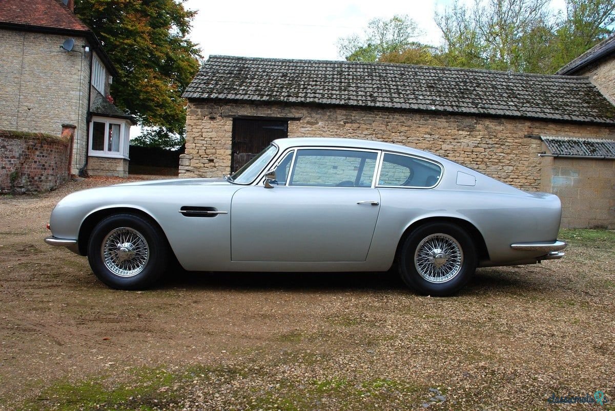 1971' Aston Martin DB6 photo #2