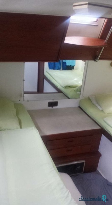 1980' Yacht Trojan 36 TRI Cabin photo #4