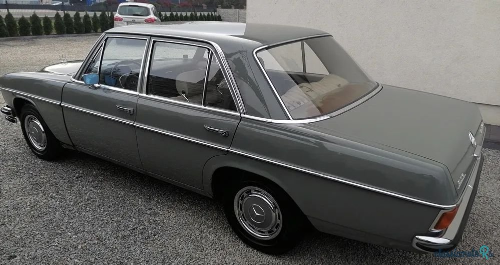 1967' Mercedes-Benz W114 photo #2