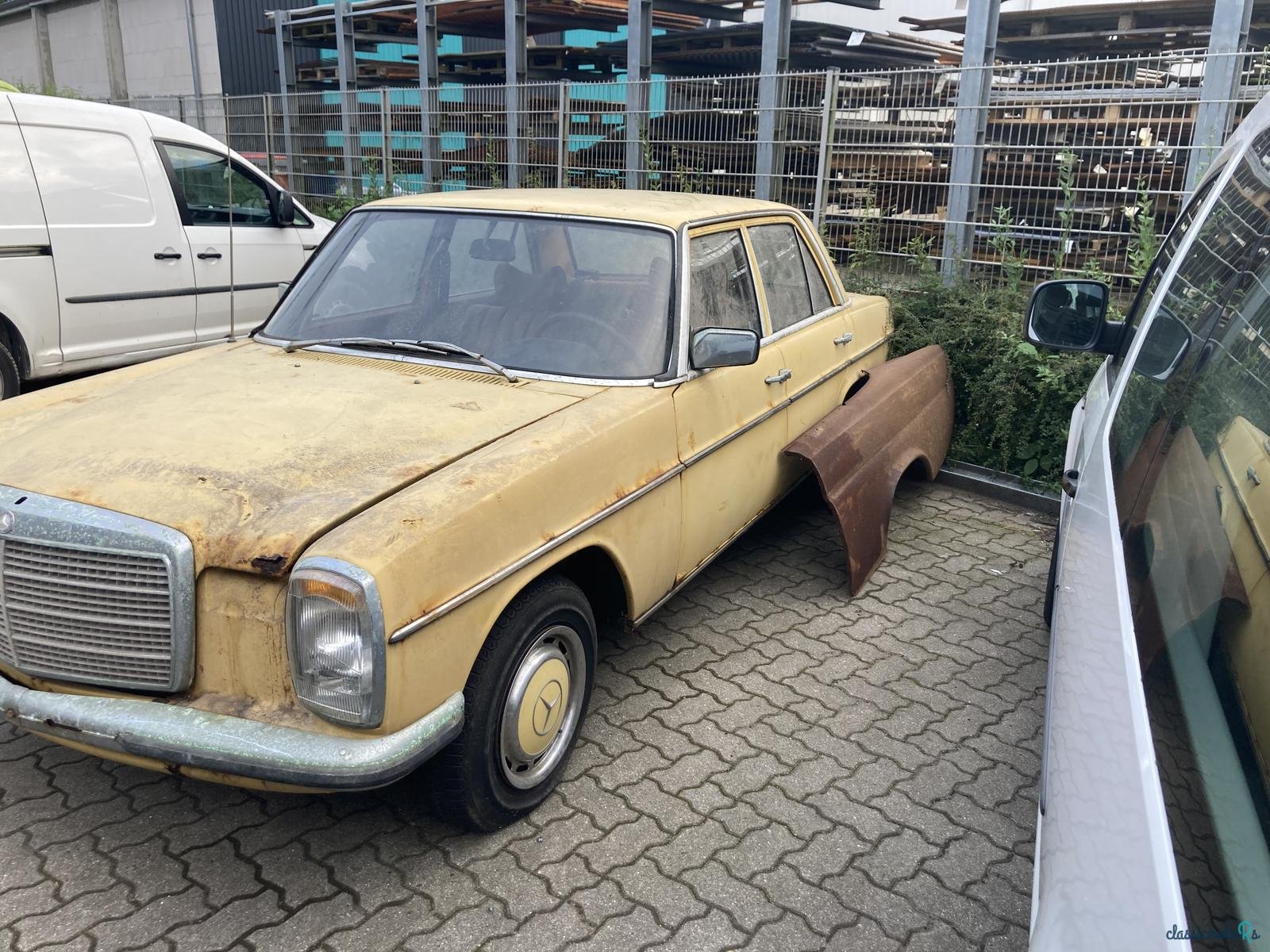 1975' Mercedes-Benz 230 /8 photo #1