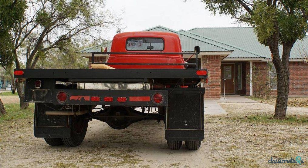 1960' Chevrolet 4400 photo #1