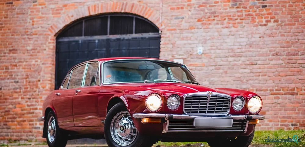 1977' Jaguar XJ photo #4