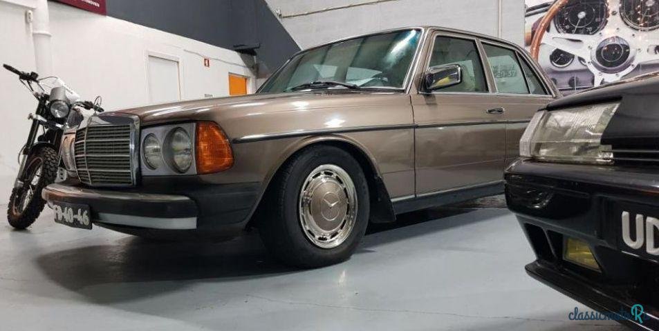 1976' Mercedes-Benz 240 photo #1