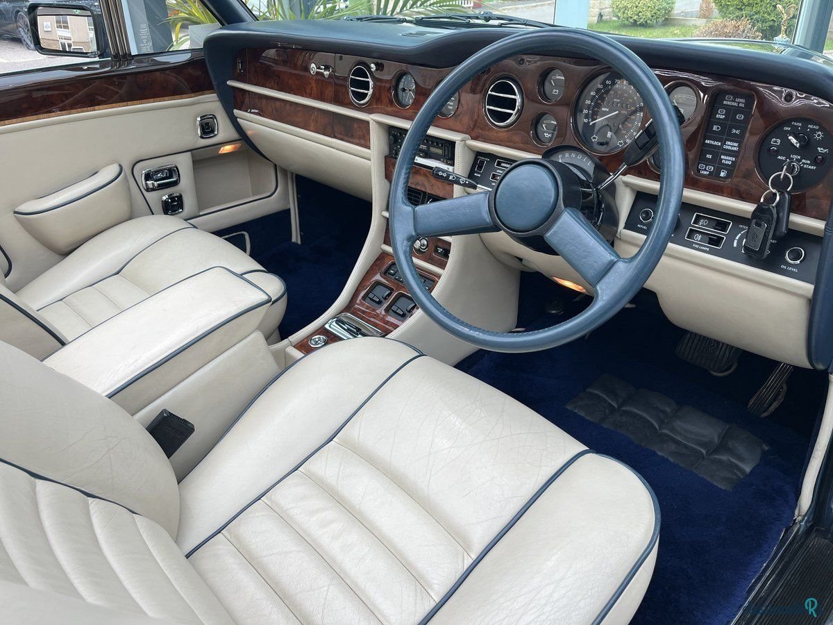 1989' Rolls-Royce Corniche photo #3