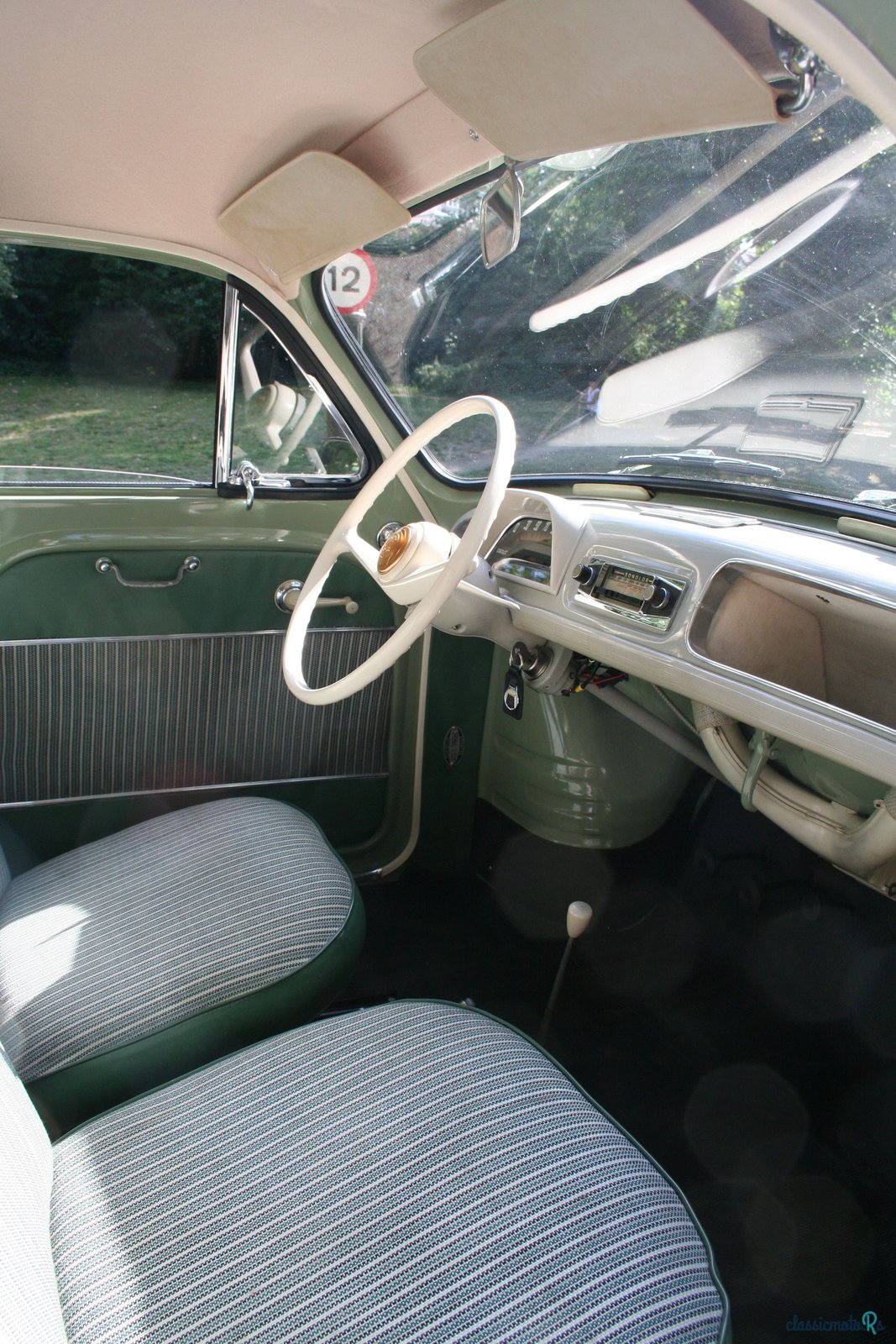 1957' Renault 5 photo #3