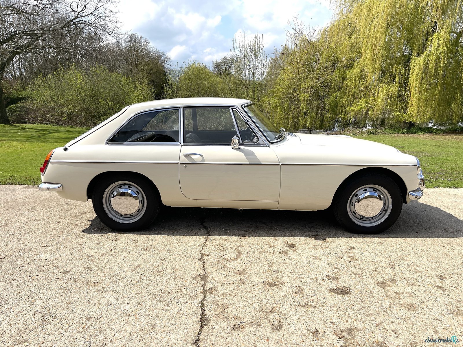 1968' MG MGC photo #5