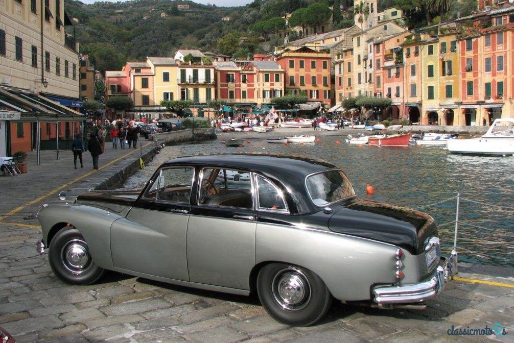 1961' Daimler Majestic Major photo #2
