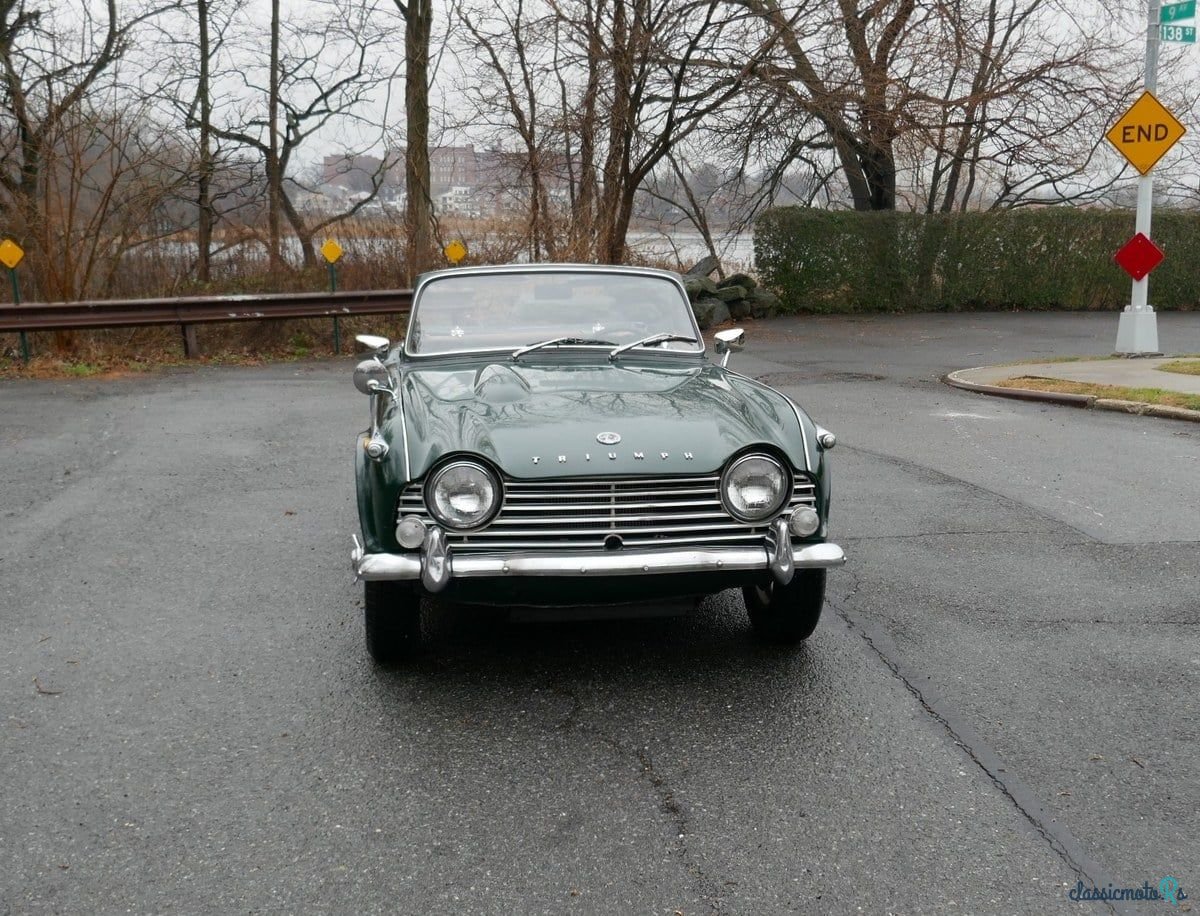 1967' Triumph TR4 photo #2