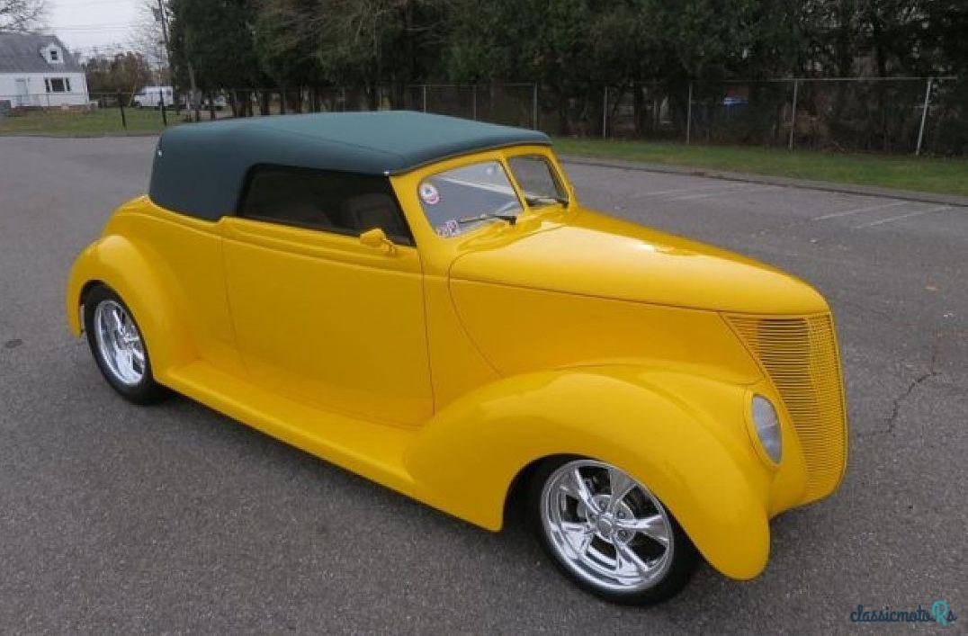 1937' Ford Custom photo #2