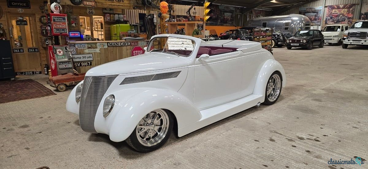 1937' Ford Custom photo #1