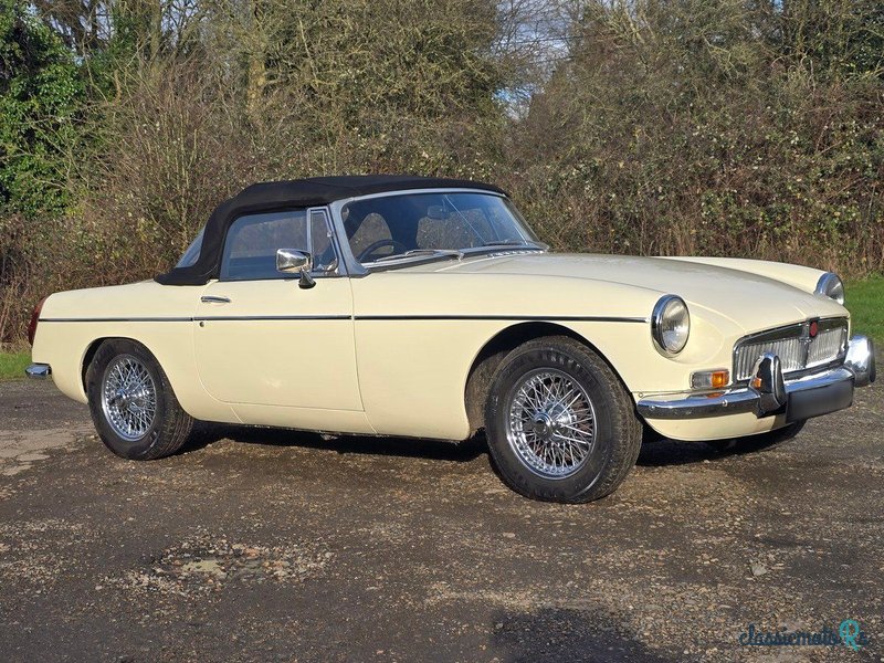 1973' MG MGB photo #5