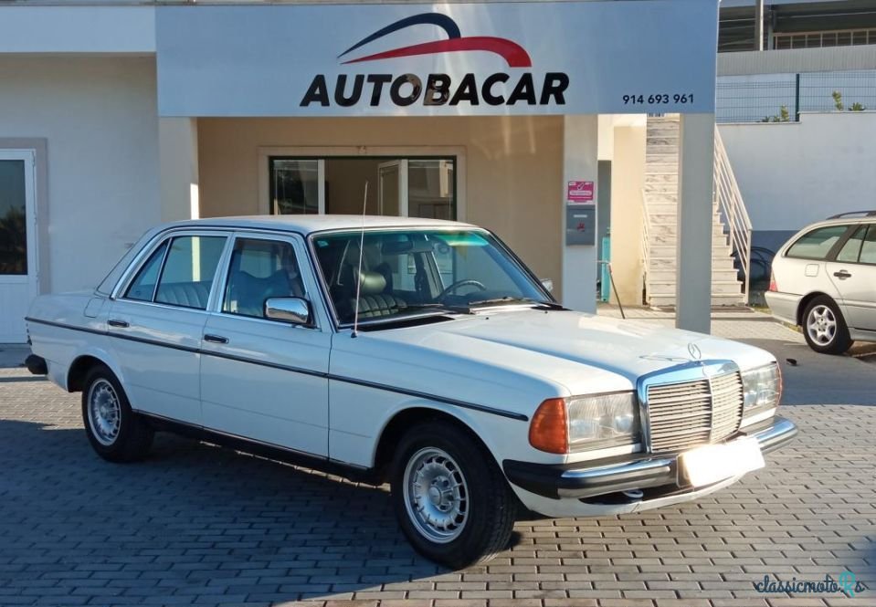 1979' Mercedes-Benz 300 photo #1
