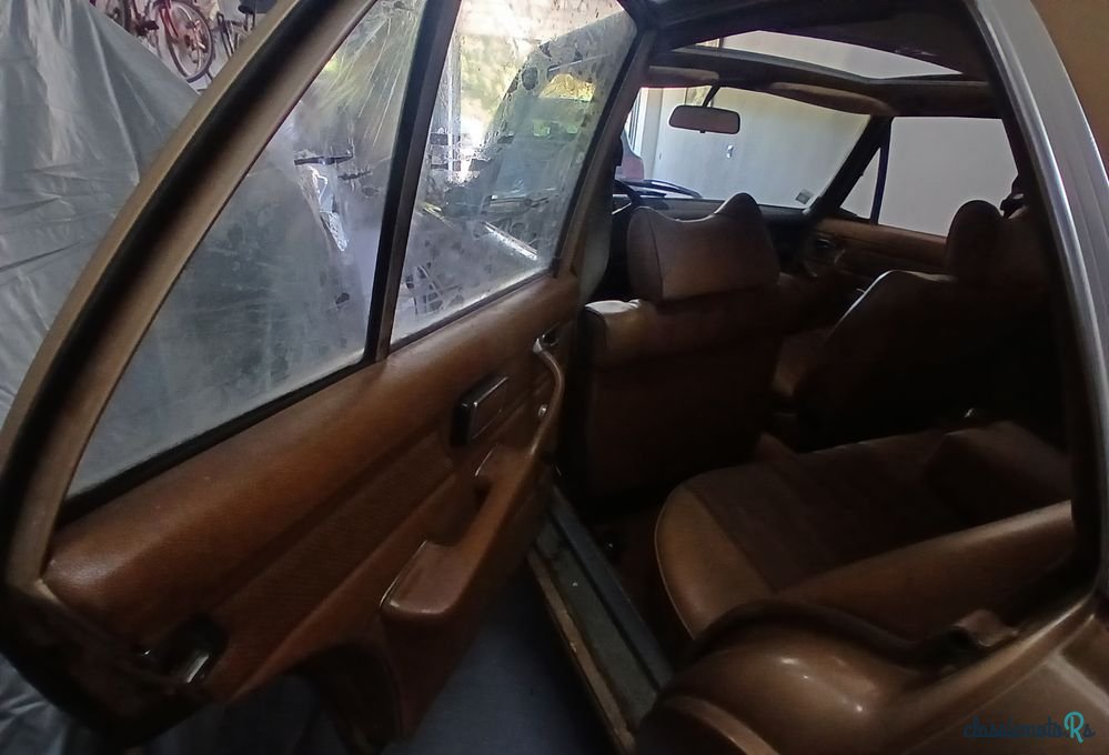 1973' Mercedes-Benz 220 photo #5