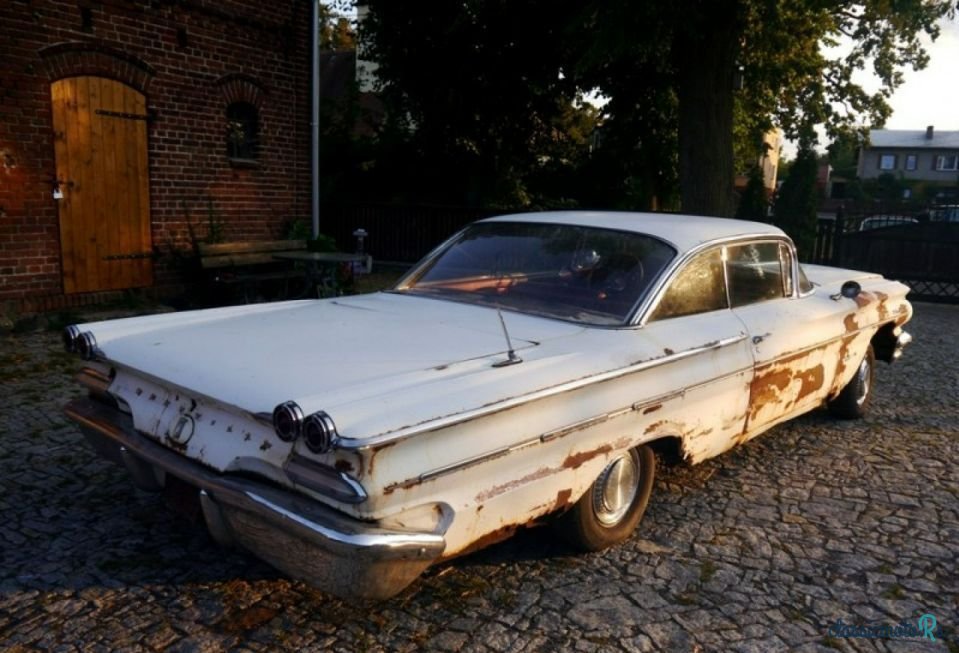 1960' Pontiac Bonneville photo #4