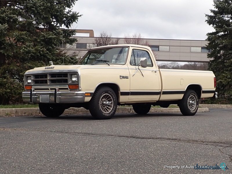 1987' Dodge D/W Truck D-150 LE photo #4