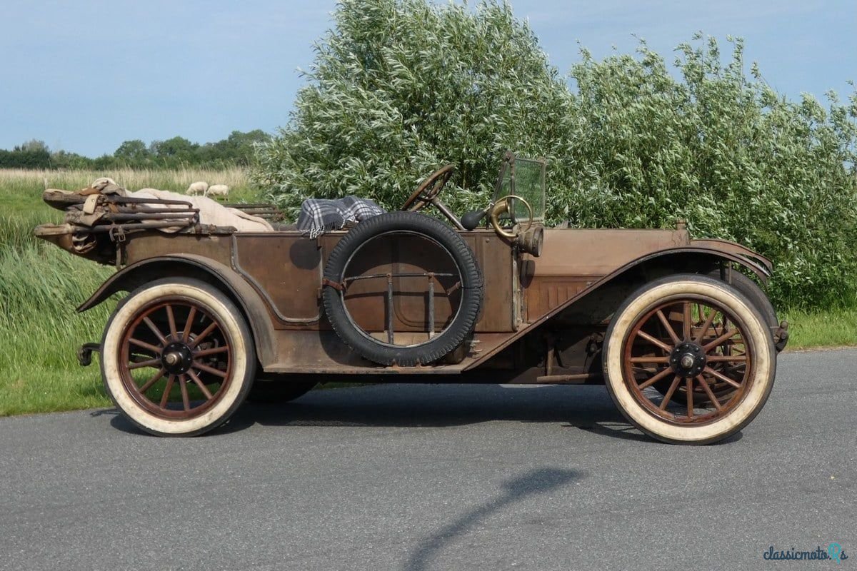 1913' Regal Underslung photo #4