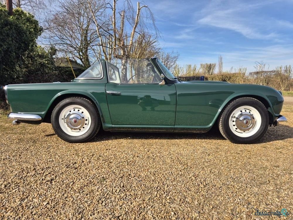 1964' Triumph TR4 photo #2