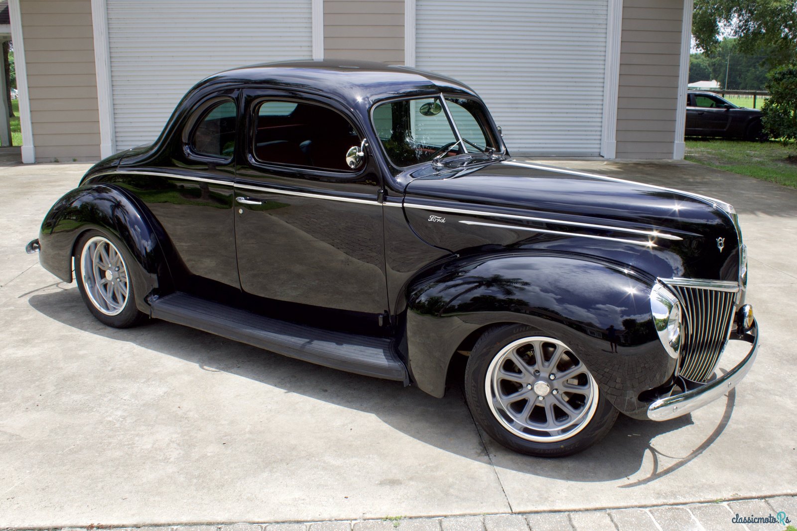 1940' Ford Deluxe photo #2