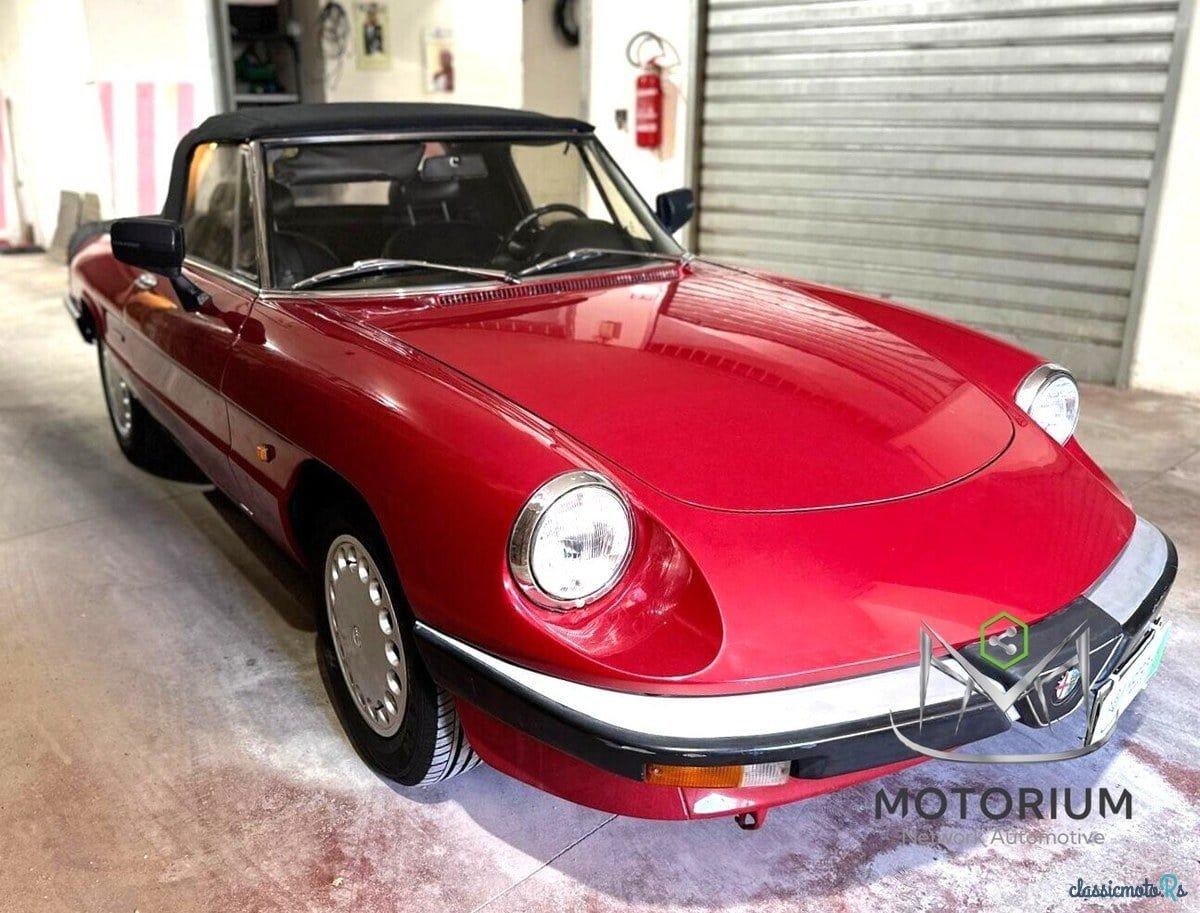 1989' Alfa Romeo Spider photo #1