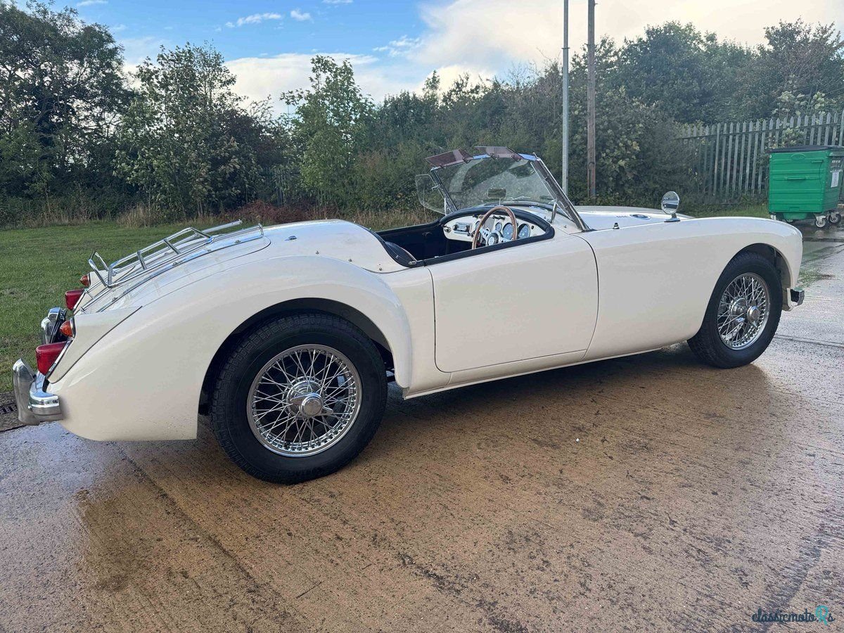 1960' MG MGA photo #3