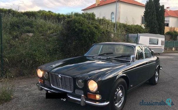 1975' Jaguar XJ6 photo #1
