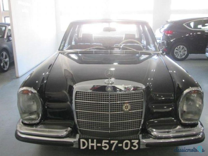 1970' Mercedes-Benz 280 Se Sedan photo #4