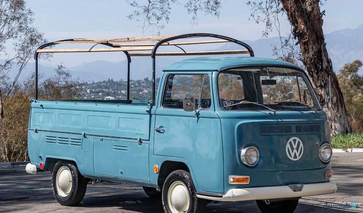 1968' Volkswagen Type 2 photo #2