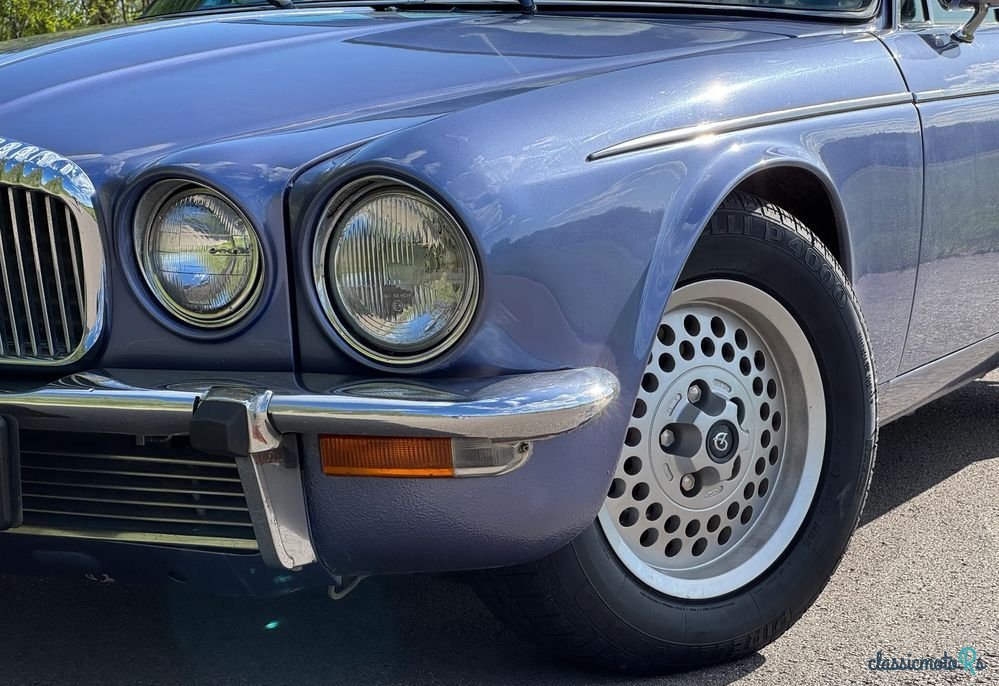 1977' Jaguar XJ photo #2