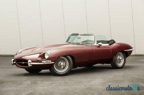 1968' Jaguar E Type Roadster photo #4