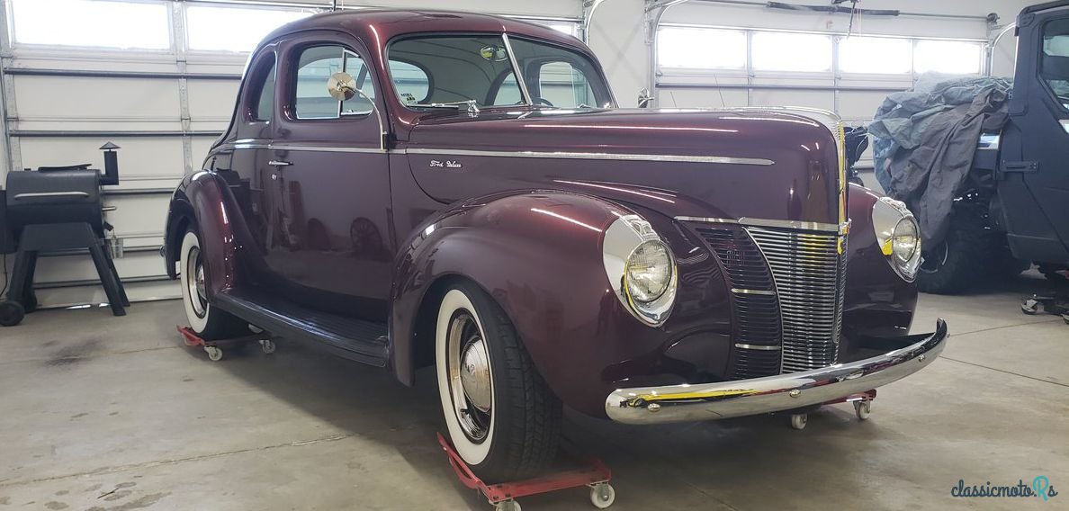 1940' Ford Deluxe photo #3