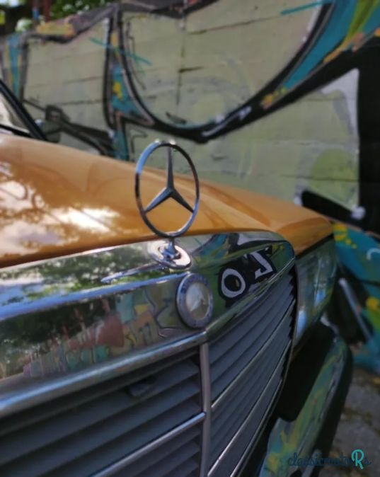 1980' Mercedes-Benz 240 photo #4