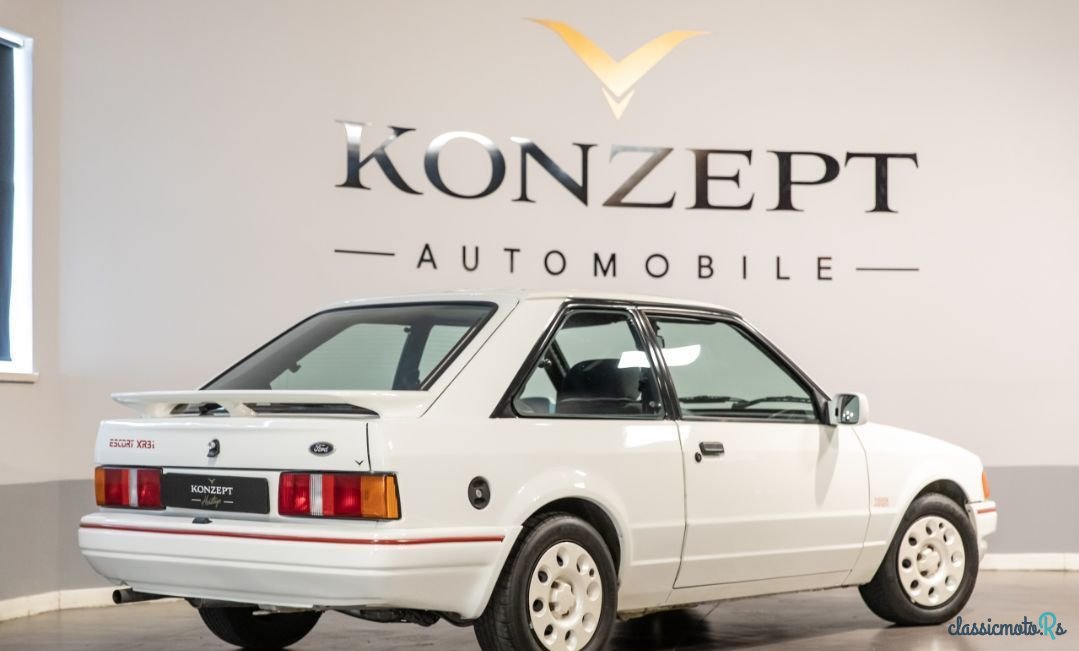 1988' Ford Escort photo #2