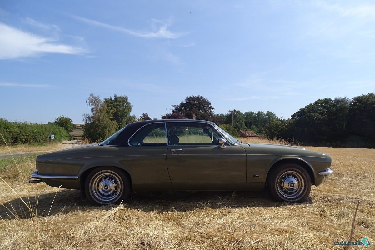 1976' Jaguar XJ photo #2