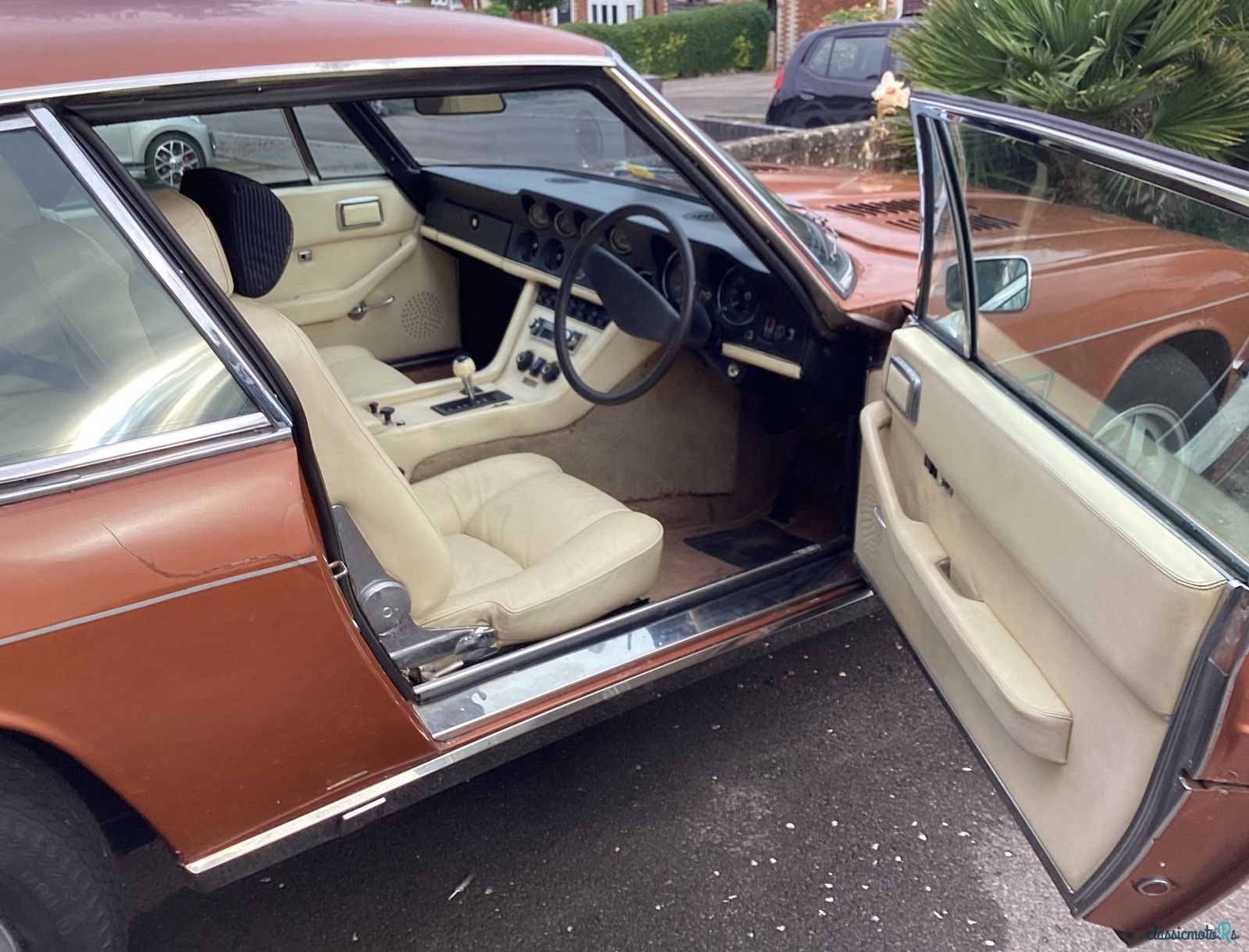1975' Jensen Interceptor photo #2